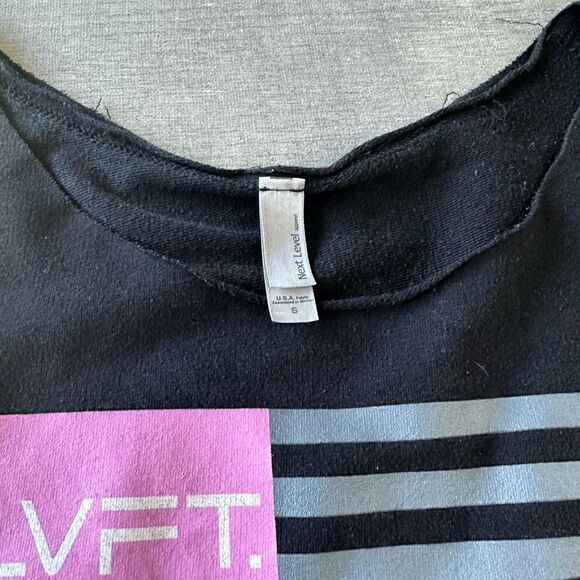 LVFT crop top    - Picture 3 of 3
